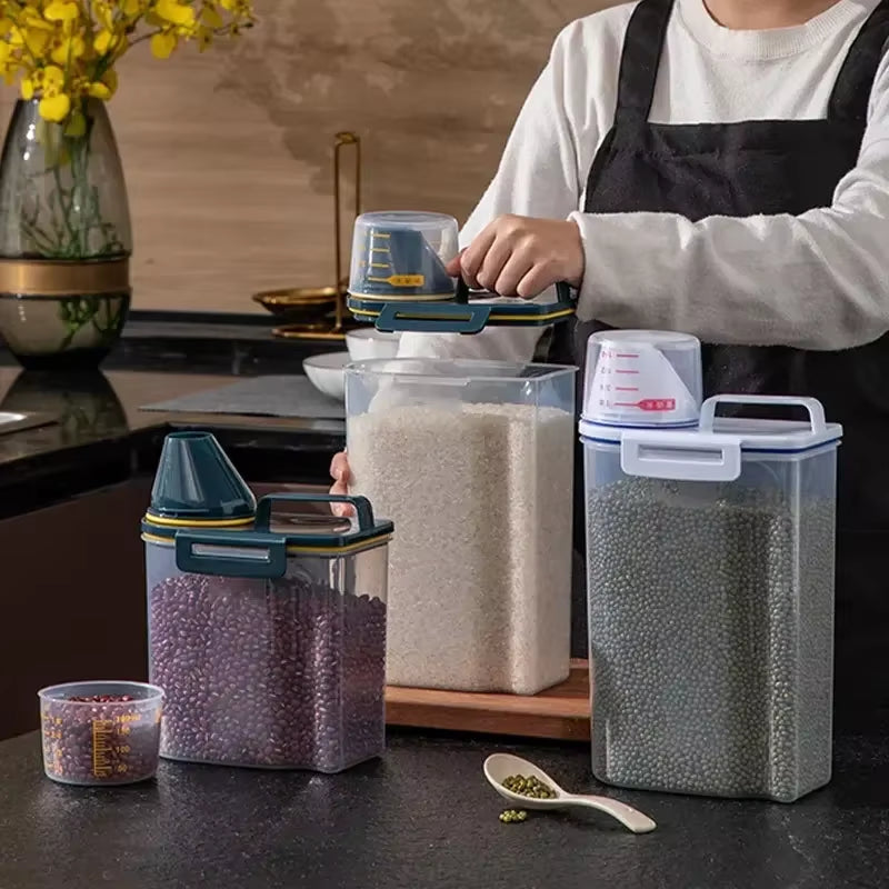 Sealed Pet Food Plastic Storage Tank with Measuring Cup